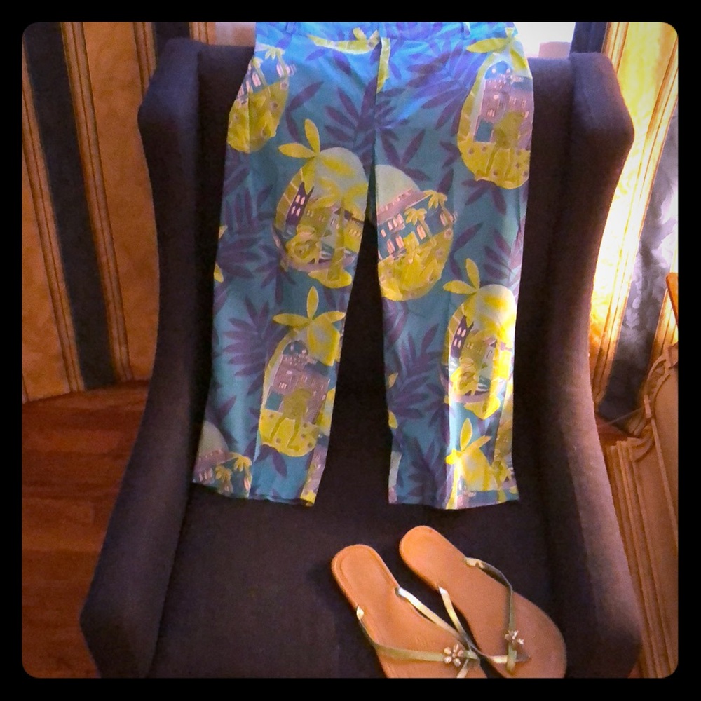 Lily Pulitzer sz 12 capris. Blue-green frog print